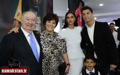 کریستین رونالدو در کنار مادر و همسرش + عکس