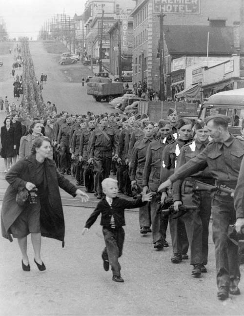 11. “Wait For Me Daddy,” by Claude P. Dettloff in New Westminster, Canada, October 1, 1940